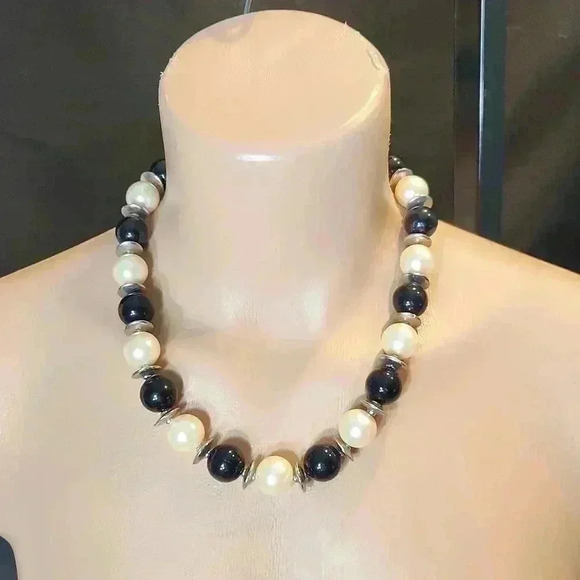 Vintage Beaded Necklace - Picture 1 of 5